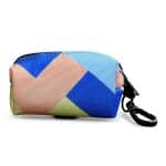 Kotbeutelspender in mocca blau von hinten